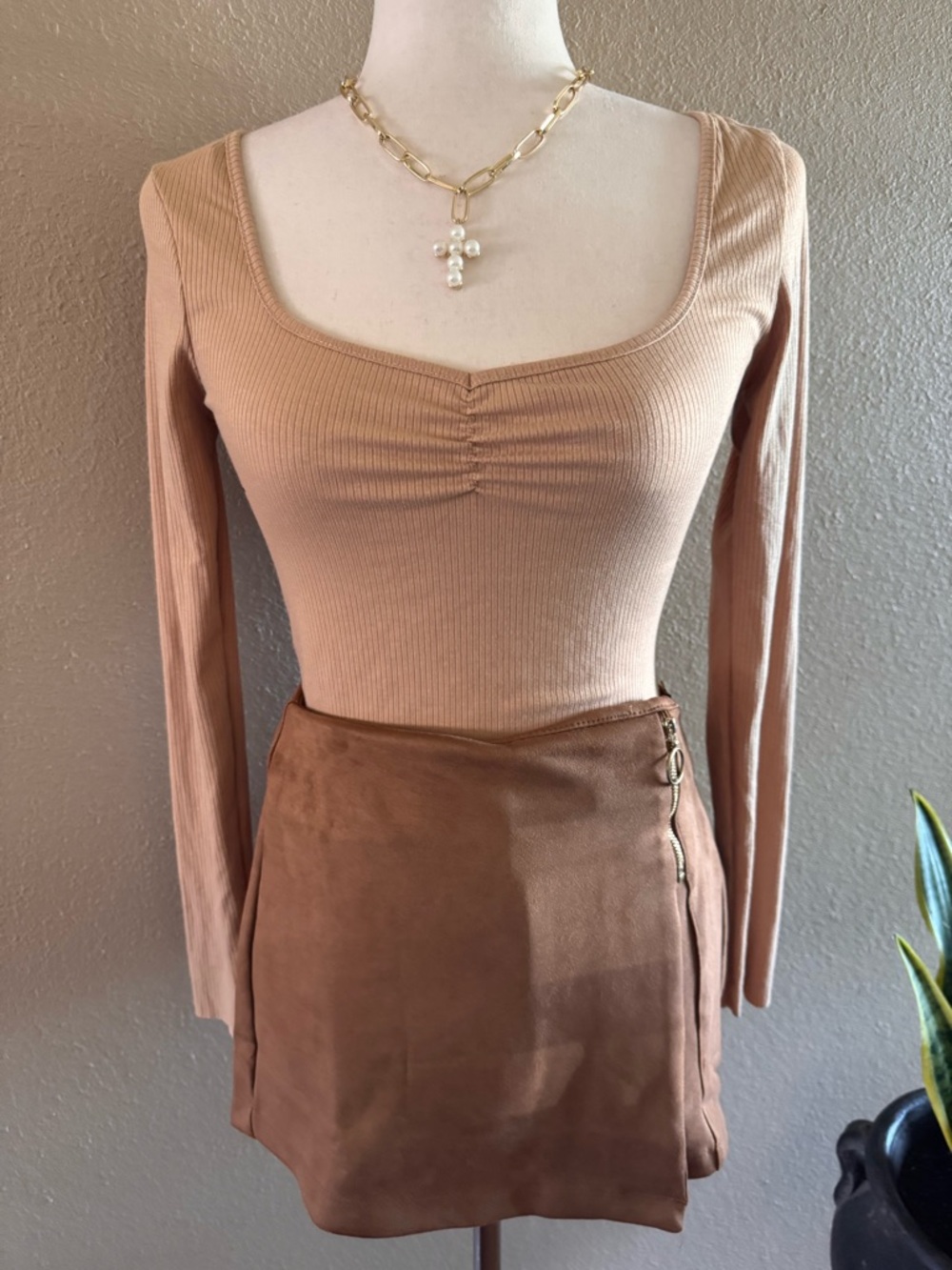 Heart & Hips Ribbed Square Neck Crop Top - Beige - Picture 6 of 10